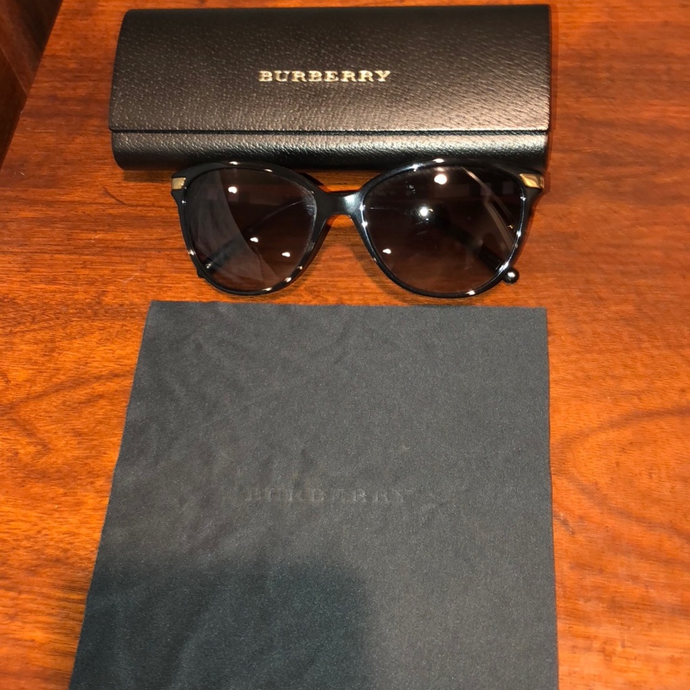 Burberry sunglasses